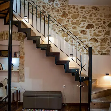 Teachers House Traditional Maisonette Luxurious Renovated شقة خانيا