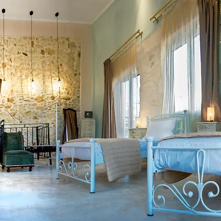Teachers House Traditional Maisonette Luxurious Renovated *