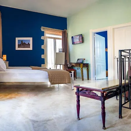 Teachers House Traditional Maisonette Luxurious Renovated